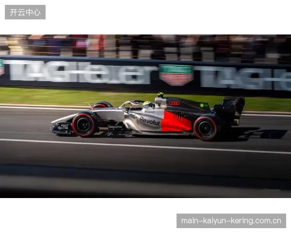 F1弯心减速技术被镜头完美捕捉